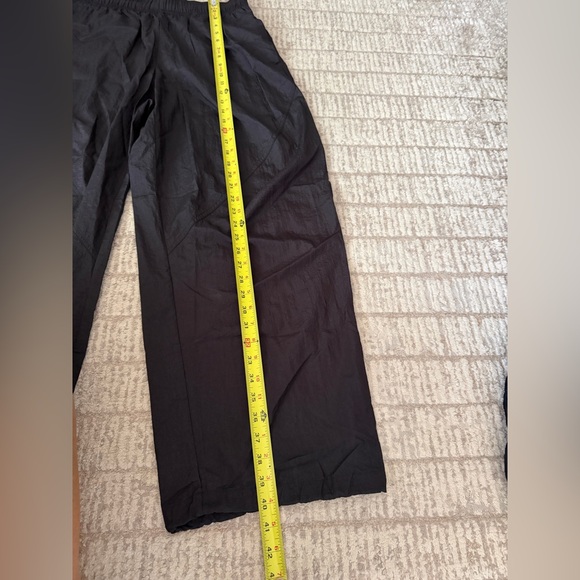Athleta wide leg mid rise lunar sheen utility windbreaker pants - Picture 6 of 9